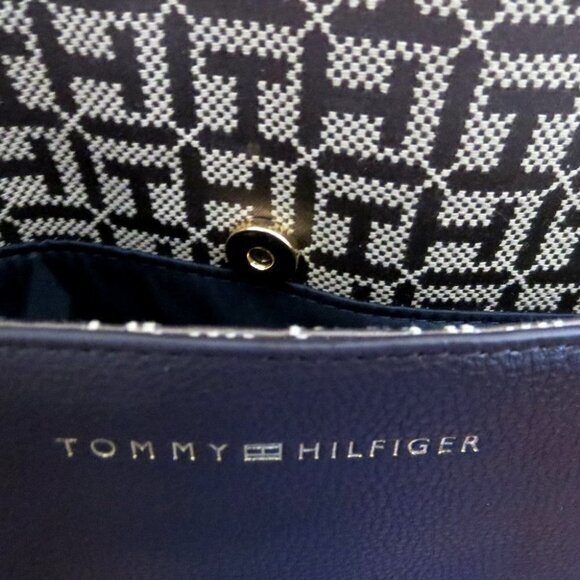 TOMMY HILFIGER. TH Monogram Brown Tote . Authentic ! $ 108.00 - Picture 11 of 12